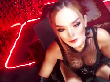 See _hailyourqueenx online Now @ g18.cam