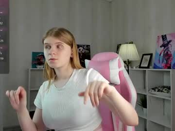 See Alya_vizz online Now @ g18.cam