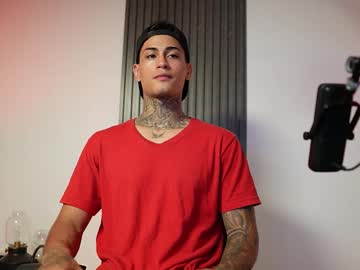 See Axel_villa online Now @ g18.cam