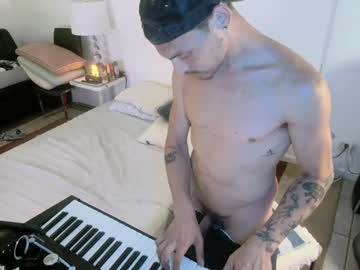 See Cough2getoff online Now @ g18.cam