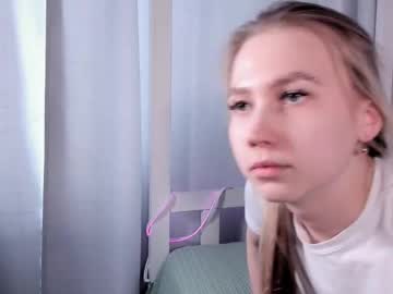 See Daisydr3am online Now @ g18.cam