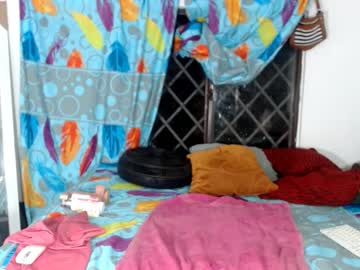 See Ebonyjdore online Now @ g18.cam