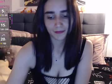See Elowen_halley1 online Now @ g18.cam