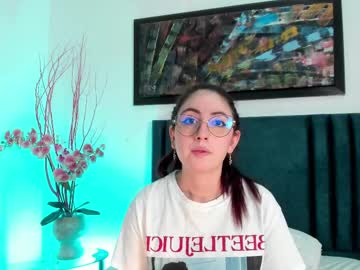 See Emilyywatson online Now @ g18.cam