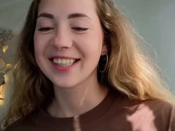 See Emmi_rosee online Now @ g18.cam