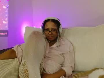 See Hornylittlehoney online Now @ g18.cam