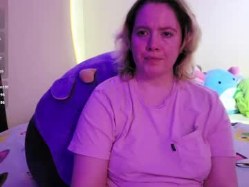 See Internetfairy_xo online Now @ g18.cam