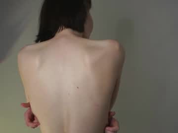 See Kisskiss_mourmeow online Now @ g18.cam