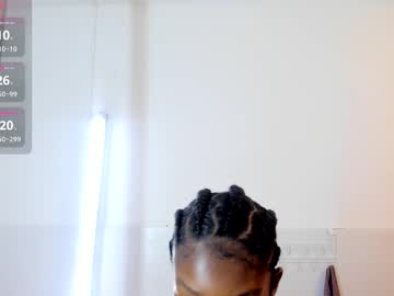 See Kloe__11 online Now @ g18.cam