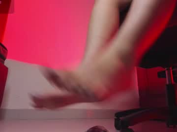 See Larissa01_ online Now @ g18.cam