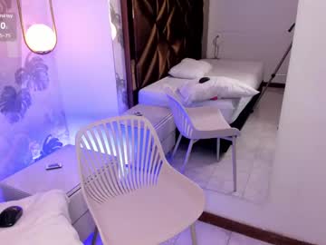 See Layamoore online Now @ g18.cam