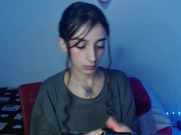See Lil_lisaa online Now @ g18.cam