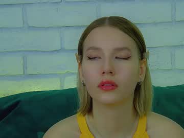 See Lililinn online Now @ g18.cam