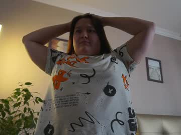 See Lirili_larila online Now @ g18.cam
