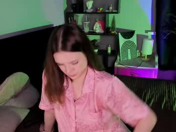 See Llkadream online Now @ g18.cam
