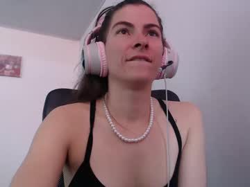 See Mariel_sins21 online Now @ g18.cam