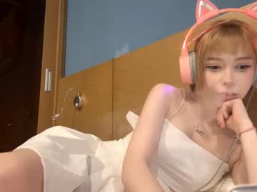 See Maudhendry online Now @ g18.cam
