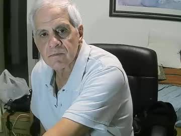 See Max_2017 online Now @ g18.cam