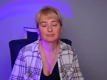 See Nora_flore online Now @ g18.cam