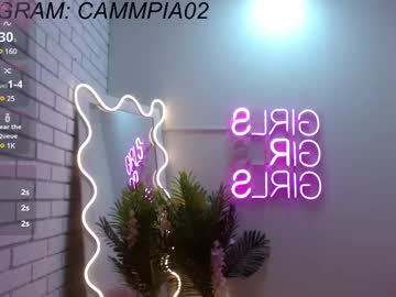See Pia_tay online Now @ g18.cam