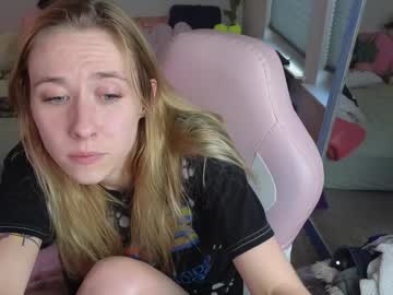 See Pr3ttyp1nkpussy online Now @ g18.cam