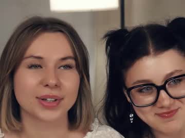 See Primroseaxley online Now @ g18.cam