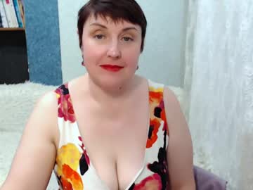 See Rainbowladyy online Now @ g18.cam