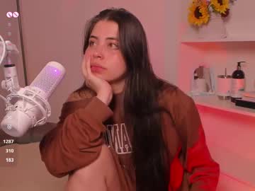 See Rossieconnor online Now @ g18.cam