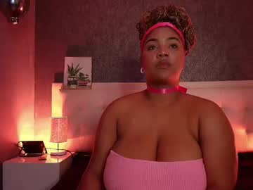 See Roxyandclhoe online Now @ g18.cam