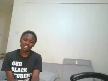 See Sexynanaa online Now @ g18.cam