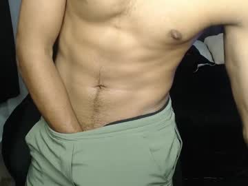 See Simple_guyy online Now @ g18.cam