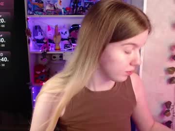 See Strawberry_juli online Now @ g18.cam