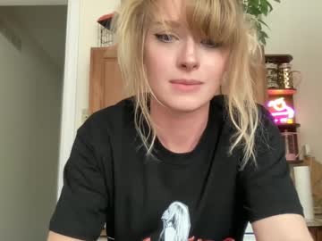See Thtqunt online Now @ g18.cam
