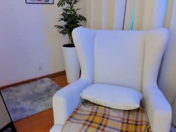 See Vanessasmuth online Now @ g18.cam
